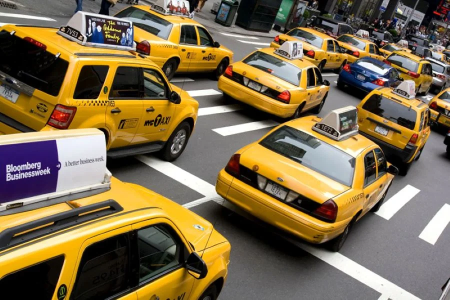 Taxi cũng là một loại phương tiện được ưa chuộng khi đi du lịch tại Dubai
