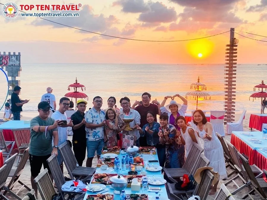Hình ảnh du khách của Top Ten Travel tham gia tour du lịch Bali