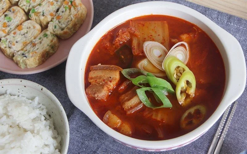 Kim chi có thể giúp giảm huyết áp đang tăng cao