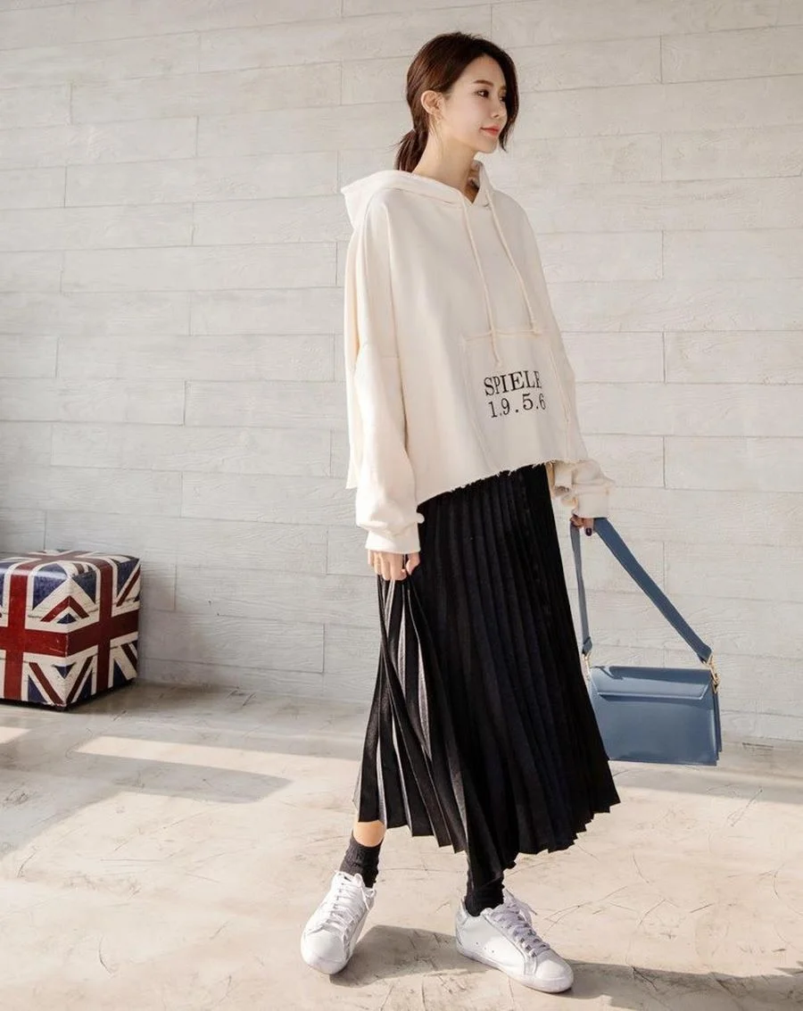 Áo Hoodie là một trang phục không thể thiếu khi đi du lịch Nhật Bản vào mùa thu