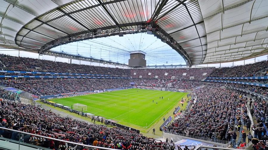 Commerzbank Arena với sức chứa lên đến gần 54.700 chỗ ngồi sẽ là nơi diễn ra những trận cầu đỉnh cao