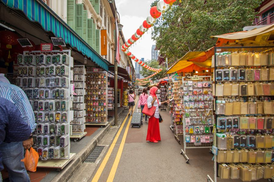 China Town nổi bật với những dãy lồng đèn sáng rực