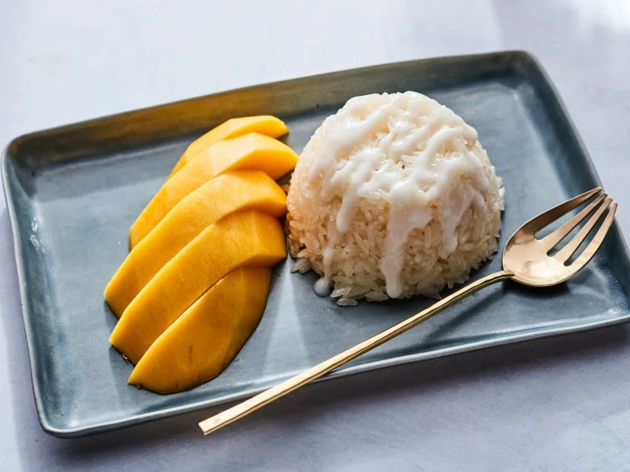 Mango Sticky Rice - món ăn vặt quốc dân chinh phục mọi thực khách bởi hương vị ngọt ngào đến khó cưỡng