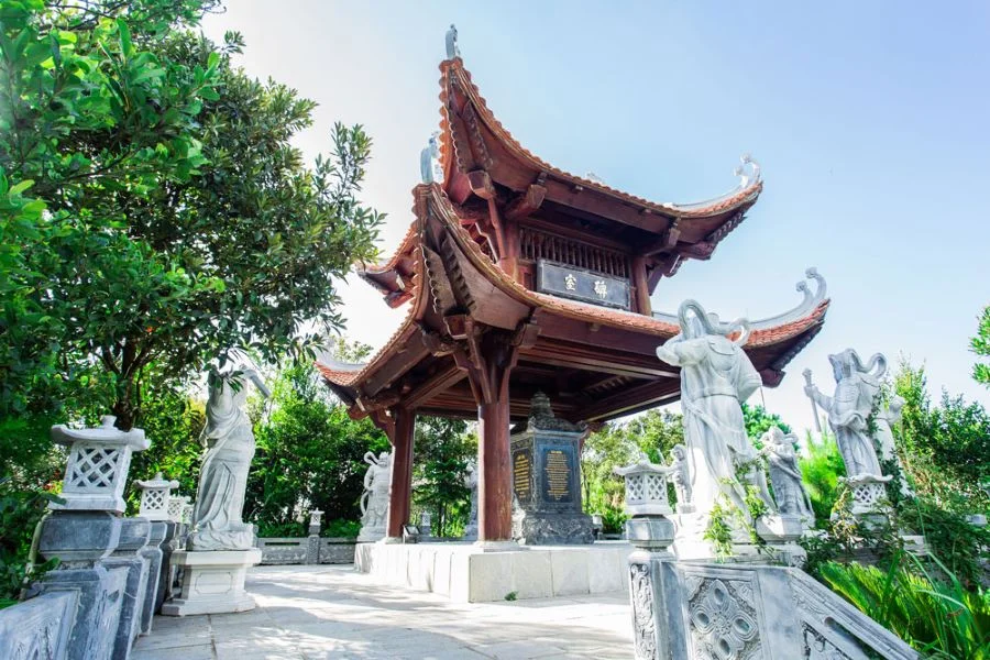 Khi đặt chân đến Nhà Bia Bà Nà Hills, bạn sẽ được ngắm nhìn những khung cảnh đầy ấn tượng