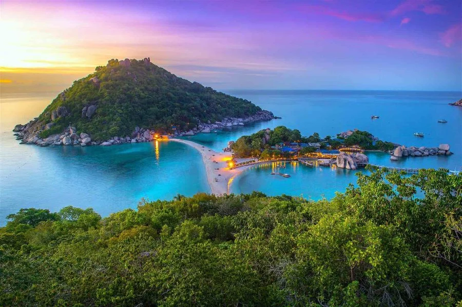 Bước đến Koh Nangyuan, bạn sẽ bị choáng ngợp bởi vẻ đẹp hoang sơ của nơi đây
