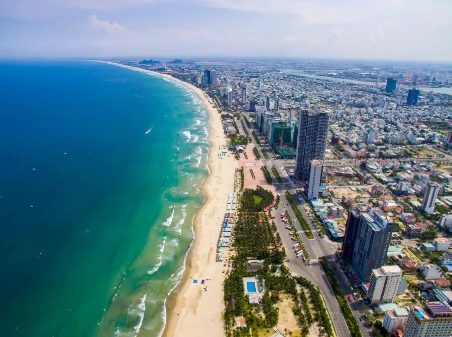 Mỹ Khê - một trong những bãi biển xinh đẹp quyến rũ nhất hành tinh