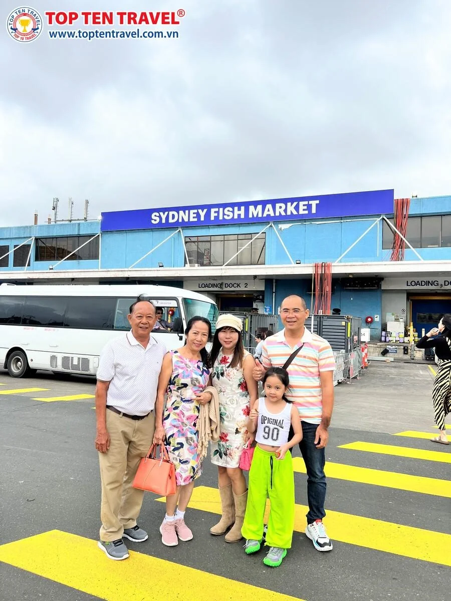Các hoạt động của du khách tham gia hành trình tour Úc của Top Ten Travel