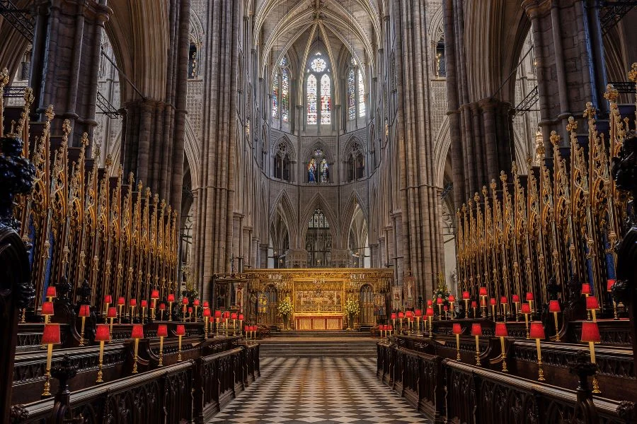 Tu viện Westminster không chỉ là một nhà thờ mà còn là nơi lưu giữ những giá trị lịch sử vô giá của Anh Quốc