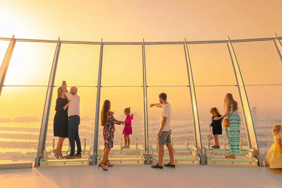 Đài quan sát - một trong những lựa chọn hàng đầu khi đặt chân đến tháp Burj Khalifa