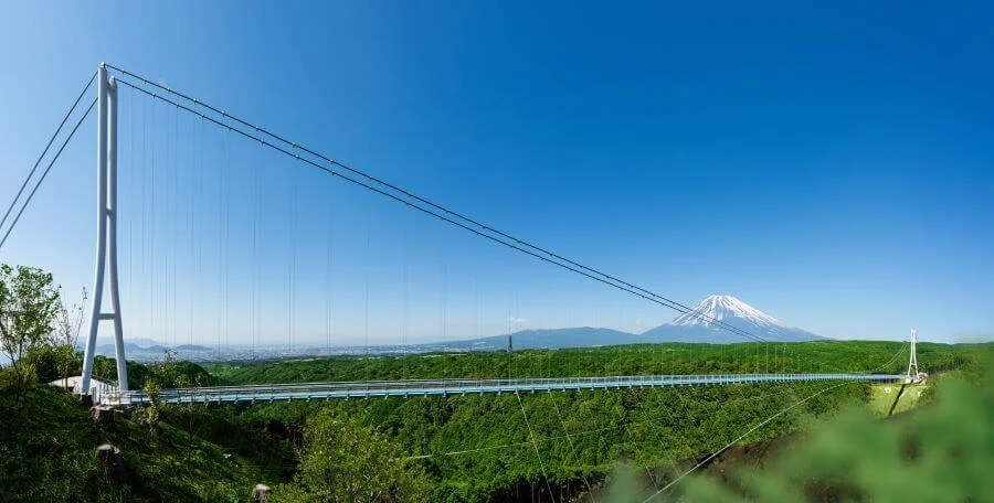 Mishima Skywalk còn được thiết kế với độ an toàn cao, đảm bảo cho du khách có thể thoải mái tận hưởng chuyến tham quan