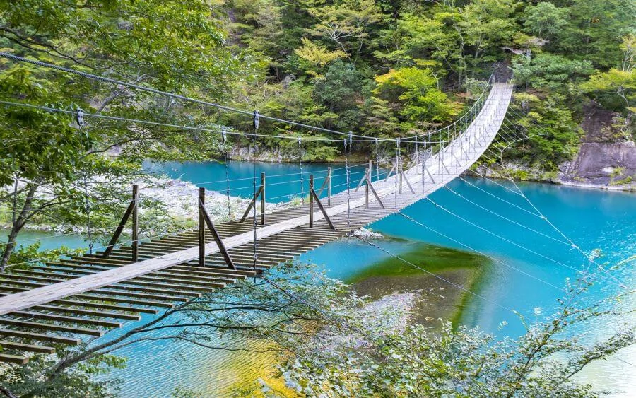 Cầu treo Yume no Tsuribashi là một điểm đến vô cùng độc đáo và quyến rũ nằm ở tỉnh Shizuoka