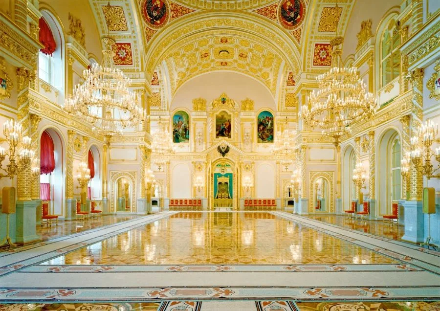 Khung cảnh bên trong cung điện Kremlin hoành tráng chắc hẳn sẽ khiến nhiều du khách mê mẩn