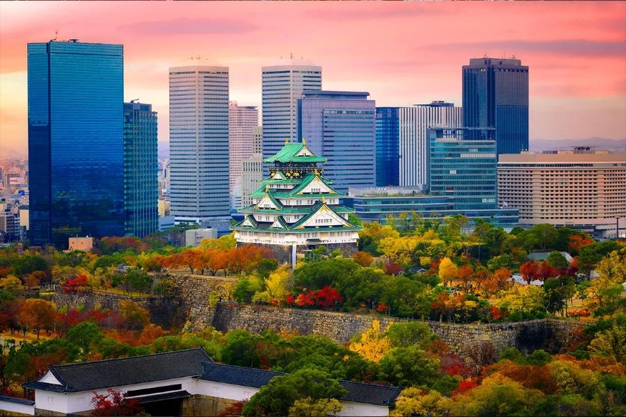 Lâu đài Osaka - địa điểm du lịch Nhật Bản mùa thu được nhiều du khách yêu thích