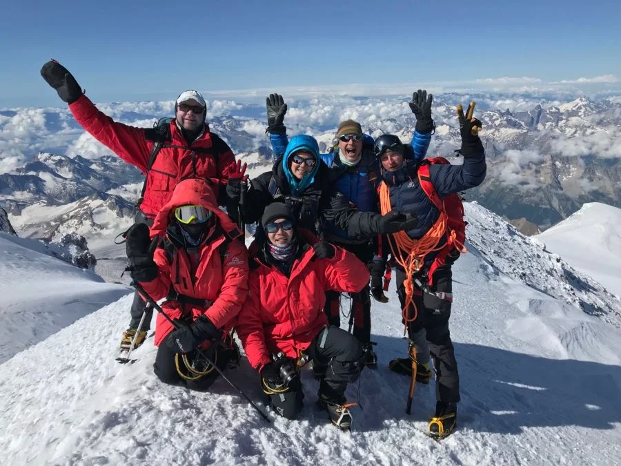 Elbrus - điểm dừng chân có sức hấp dẫn đặc biệt với những ai yêu thích bộ môn leo núi