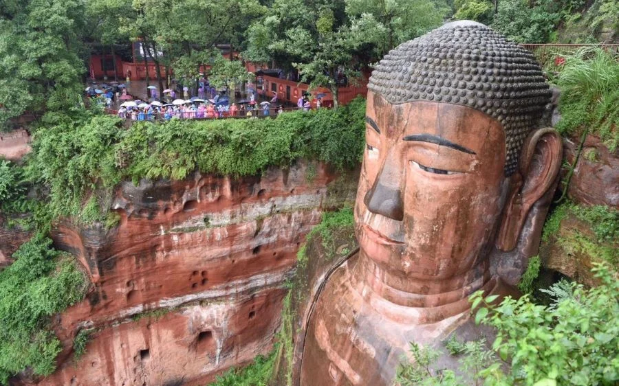 Lạc Sơn Đại Phật - điểm dừng chân tâm linh của đông đảo người dân xứ Trung từ bao đời nay