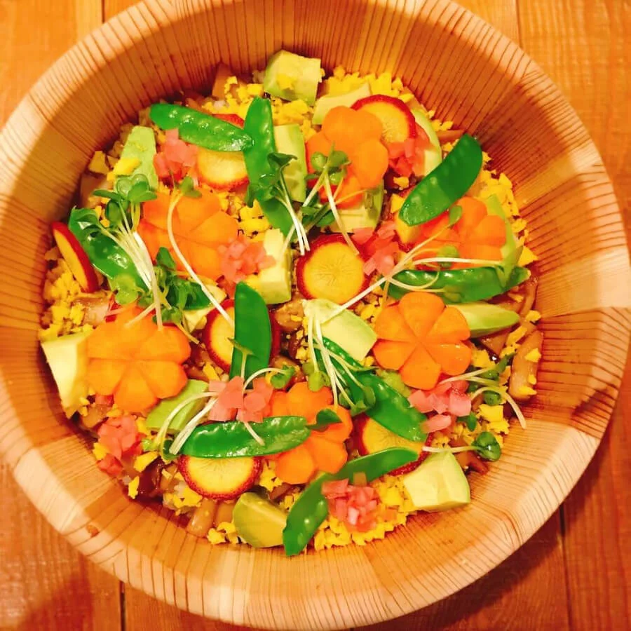Vegetable Chirashi là một biến thể thú vị của Chirashizushi, dành cho những người ăn chay