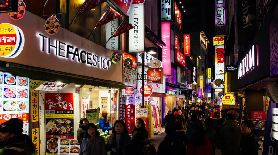 Myeongdong còn là thiên đường làm đẹp cho các tín đồ “nghiện” skincare