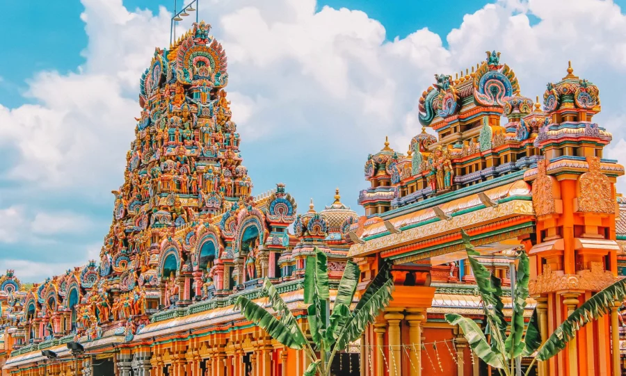 Đền Sri Mariamman mang đậm dấu ấn văn hóa và lịch sử, níu chân du khách bởi vẻ đẹp độc đáo và những trải nghiệm khó quên
