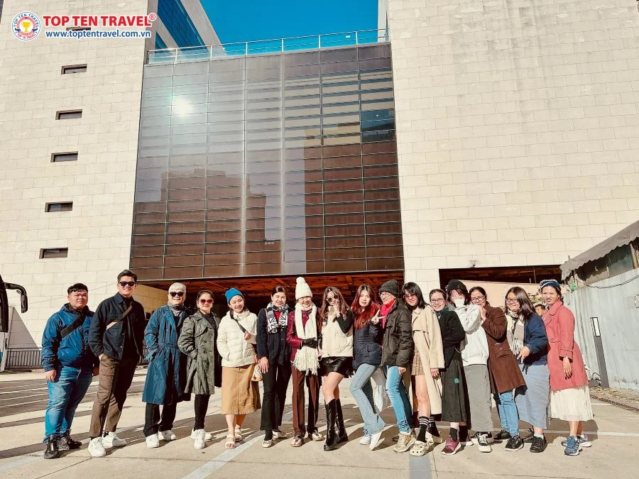 Book tour theo nhóm sẽ nhận được nhiều ưu đãi từ Top Ten Travel