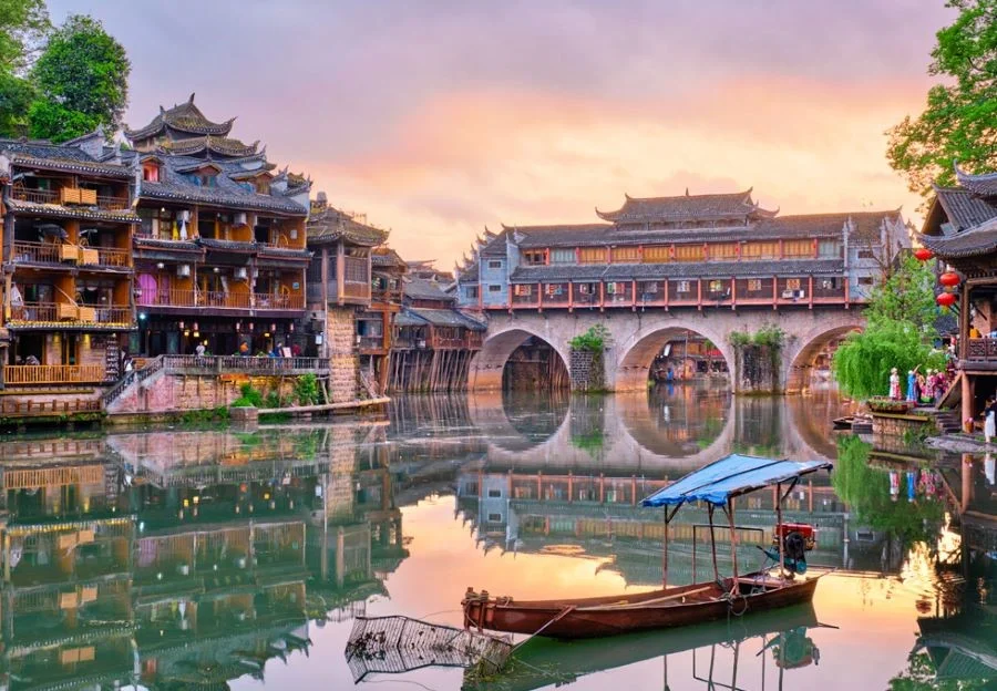 Toàn cảnh các địa điểm tại Phượng Hoàng Cổ Trấn
