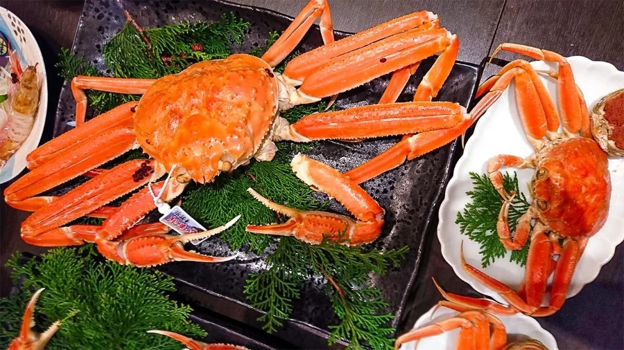 Cua tuyết hấp là một trong những món đặc sản không thể bỏ qua khi đến khu trượt tuyết Elysian