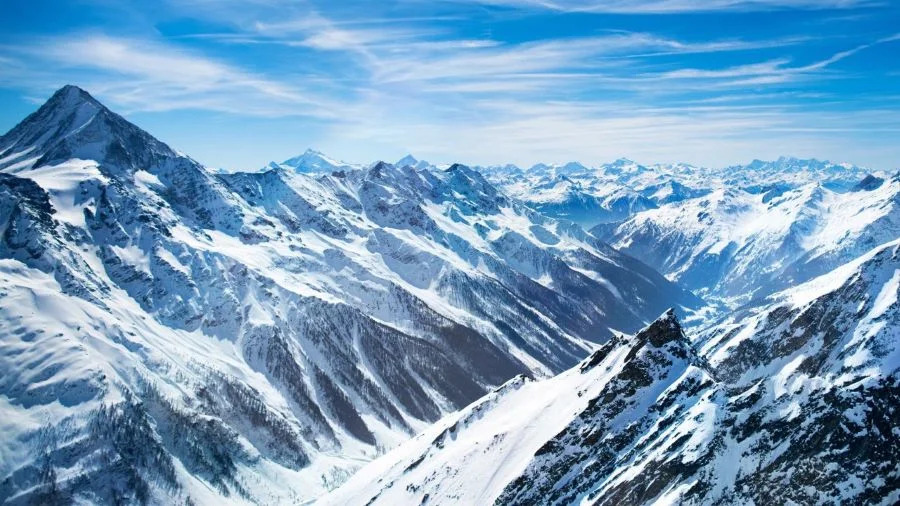 Khung cảnh tuyết phủ trắng xóa tại Núi Titlis