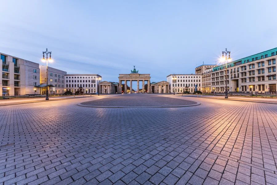 Quảng trường Pariser Platz mang trong mình vẻ đẹp kiêu sa và khoáng đạt