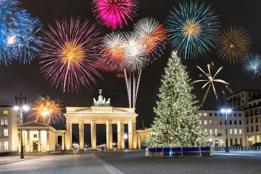 Khung cảnh pháo hoa lung linh, huyền ảo mỗi dịp giao thừa tại Brandenburg