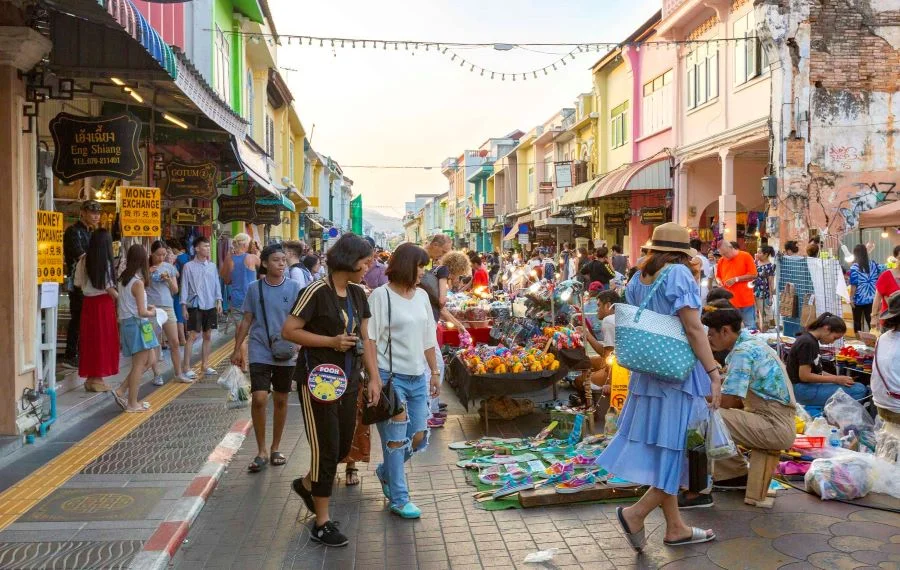 Đến khám phá ẩm thực đặc sắc tại Phố cổ Phuket ngay bạn nhé!