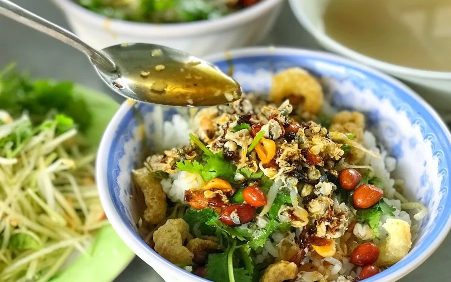 Cơm hến - Món ăn tuy dân dã nhưng lại nặng tình xứ Huế