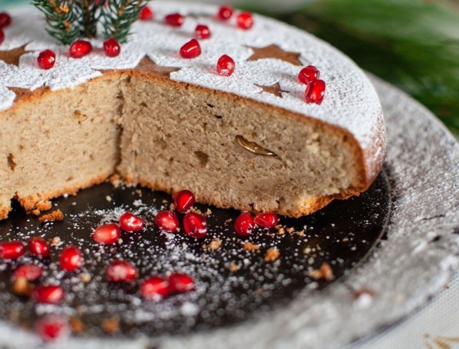 Những chiếc đồng xu được thêm vào phần nhân của Bánh Vasilopita
