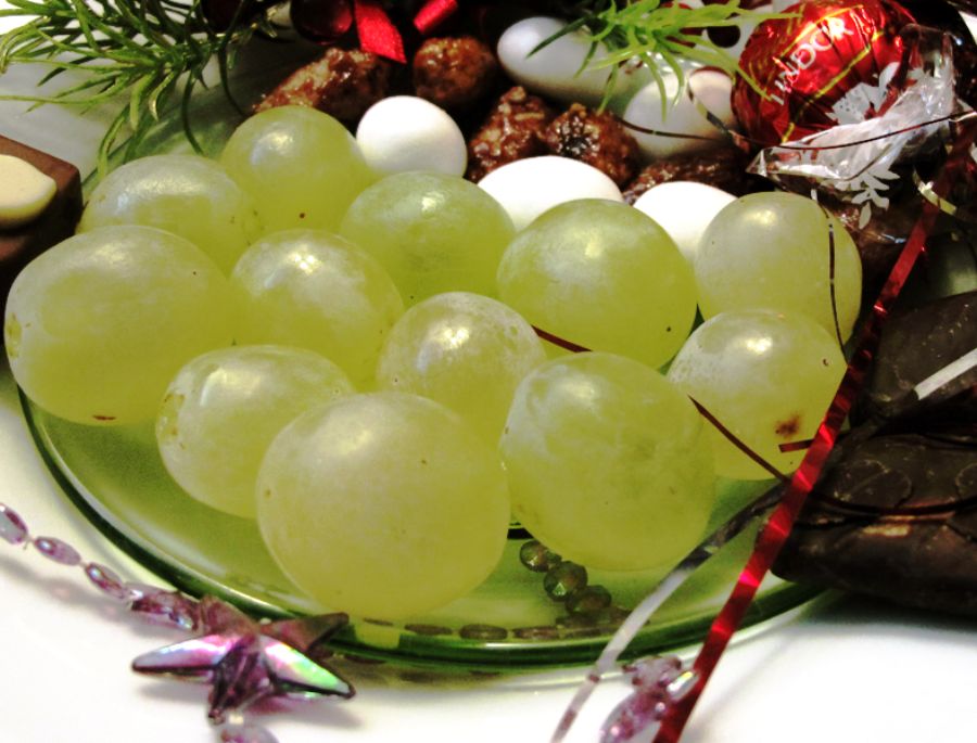 12 quả nho tượng trưng cho 12 điều ước về 12 tháng ngọt ngào