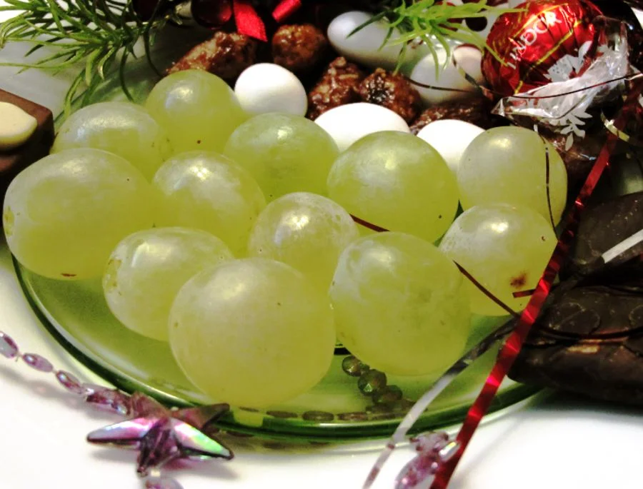 12 quả nho tượng trưng cho 12 điều ước về 12 tháng ngọt ngào
