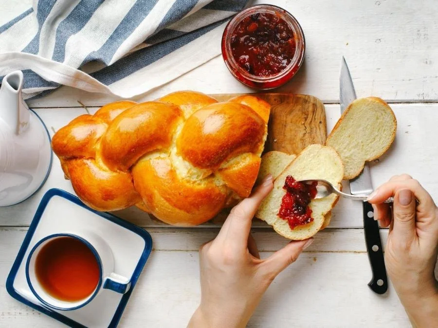 Bánh mì Zopf - Một trong những món ăn phổ biến nhất tại Thuỵ Sĩ