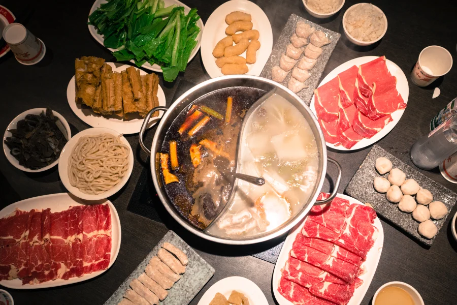 Lẩu là món ăn quốc dân của Đài Bắc, xuất hiện ở khắp mọi nơi từ những quán ăn bình dân đến những nhà hàng sang trọng