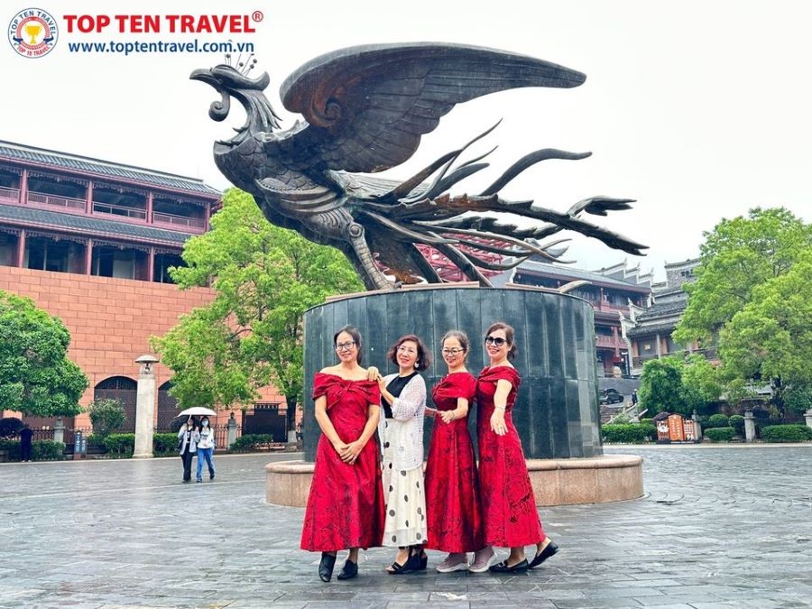 Khách nhà Top Ten Travel checkin tại Trung Quốc