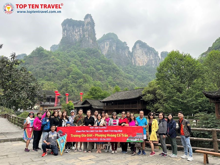 Đoàn khách Top Ten Travel trải nghiệm tham quan và khám phá Trung Quốc
