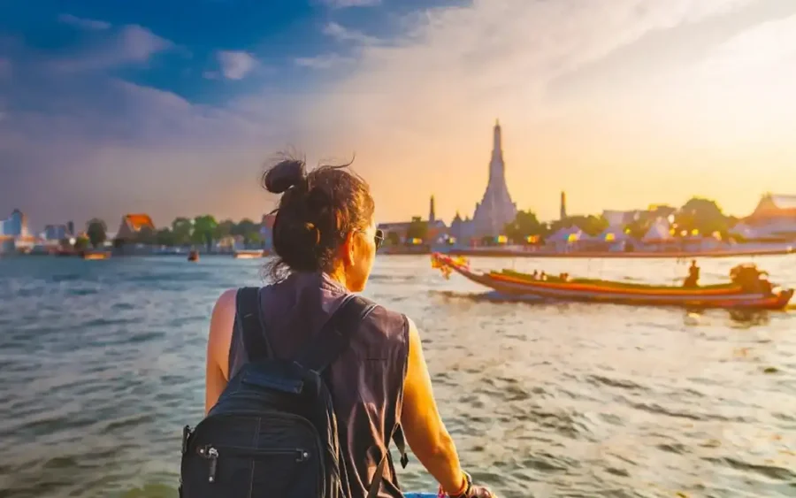 Đến Bangkok mà không trải nghiệm du ngoạn sông Chao Phraya thì quả là một thiếu sót lớn