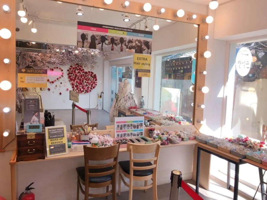 Hanboknam là một trong những chuỗi cửa hàng cho thuê Hanbok có tiếng nhất tại Seoul