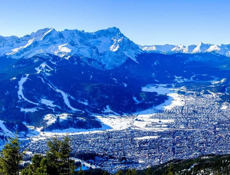 Garmisch-Partenkirchen là khu nghỉ dưỡng trượt tuyết nổi tiếng nhất nước Đức