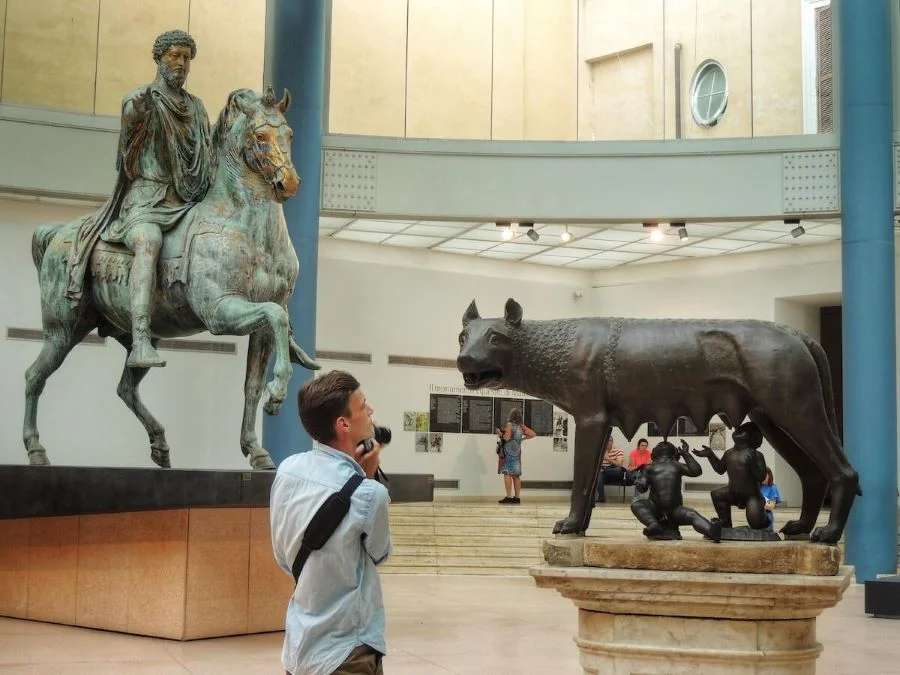 Bảo tàng Capitoline sở hữu nhiều bộ sưu tập quý báu có từ thời Trung cổ và Phục hưng