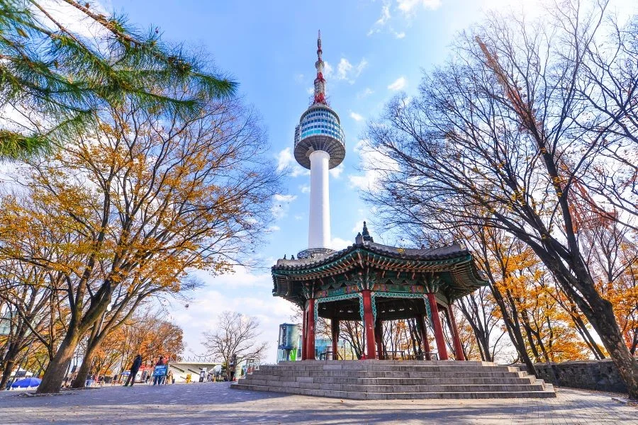 Tháp N Seoul hay còn là Tháp Nam San là biểu tượng vô cùng nổi bật của thủ đô Seoul