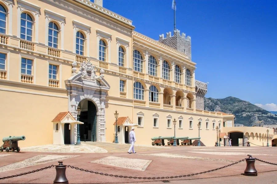 Hoàng gia Monaco mà còn là điểm đến tham quan hút khách bậc nhất Monaco