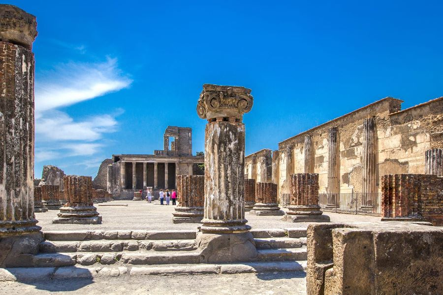 Thành phố cổ đại Pompeii là một di tích nổi tiếng của Ý
