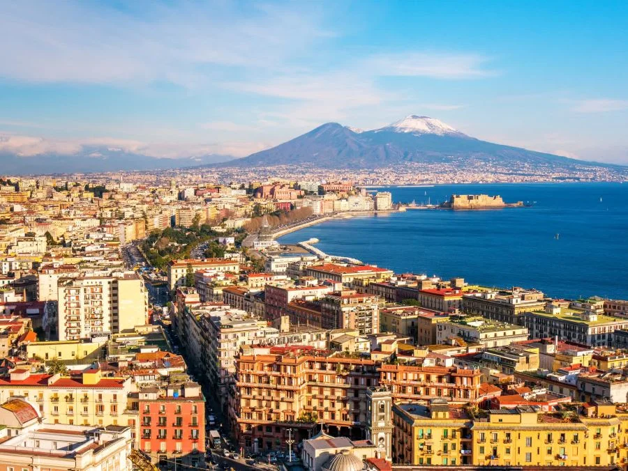 Napoli theo năm tháng vẫn là một trong những biểu tượng mạnh mẽ của nước Ý