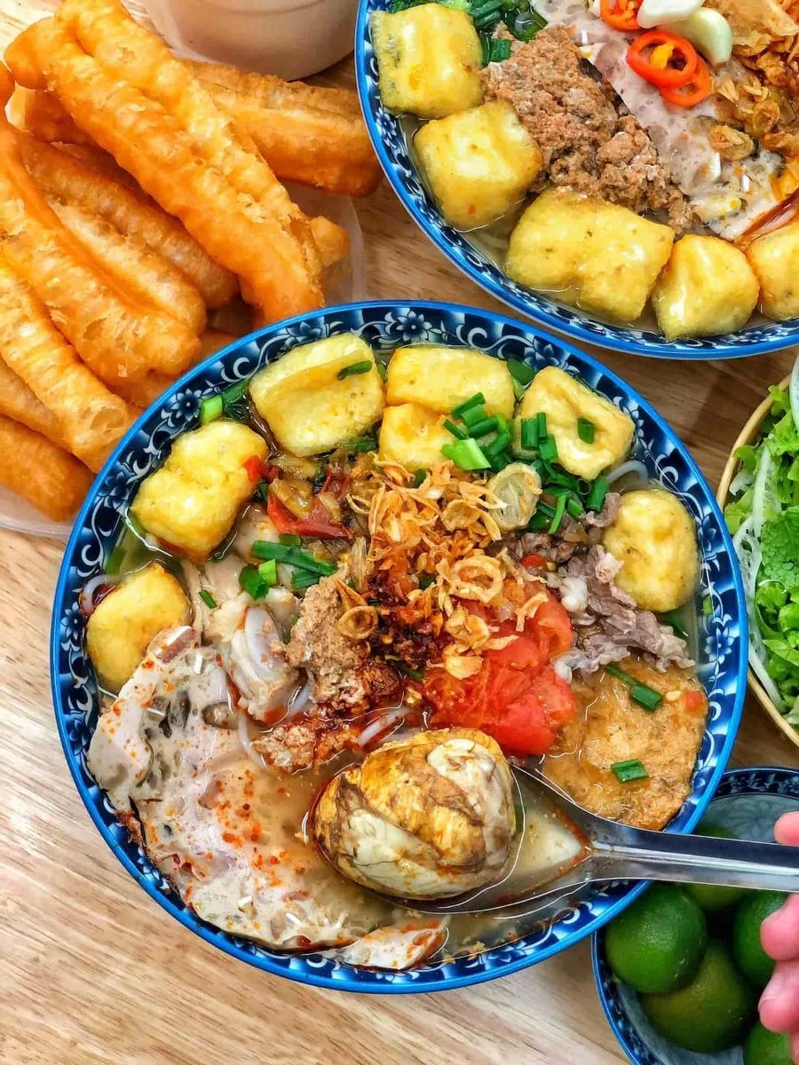 Một bát bún riêu cua chuẩn vị Hà Nội sở hữu vẻ ngoài đẹp mắt, hương vị thơm ngon khó cưỡng 