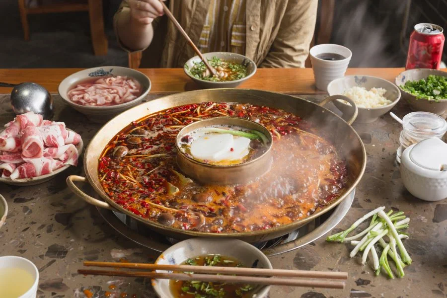 Lẩu cay Tứ Xuyên sở hữu hương vị đặc trưng riêng biệt, chỉ cần ăn một lần là nhớ mãi không quên