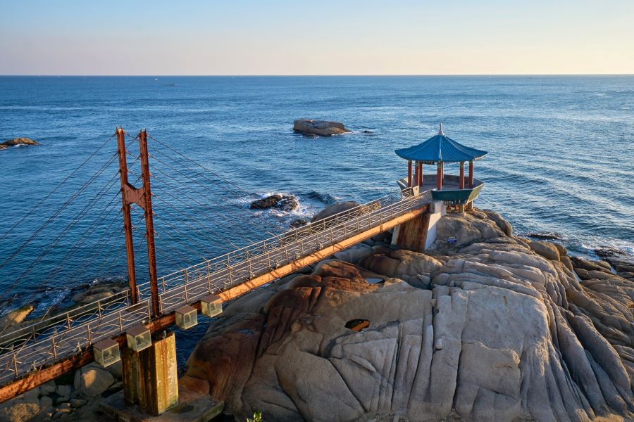 Sokcho mang trên mình vẻ đẹp yên bình đầy thơ mộng, khiến biết bao du khách thẫn thờ và mê đắm