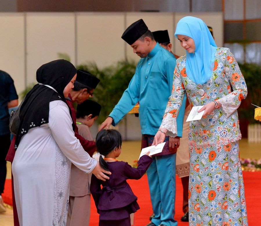Hari Raya Aidilfitri hay còn gọi là Lễ hội Tết Nguyên đán của người Hồi giáo, là dịp để mọi người cùng nhau sum họp, đoàn viên và cầu mong những điều tốt đẹp