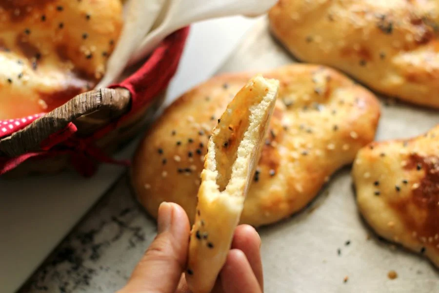 Khobz Al Khameer là một loại bánh mì dẹt sử dụng men truyền thống 